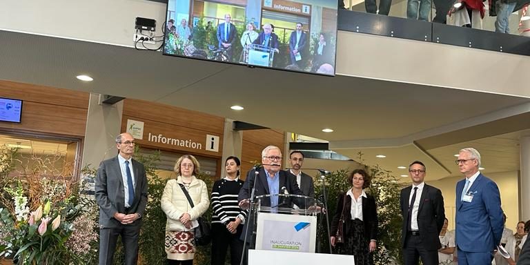 Premiere-Pierre-Posee (2)